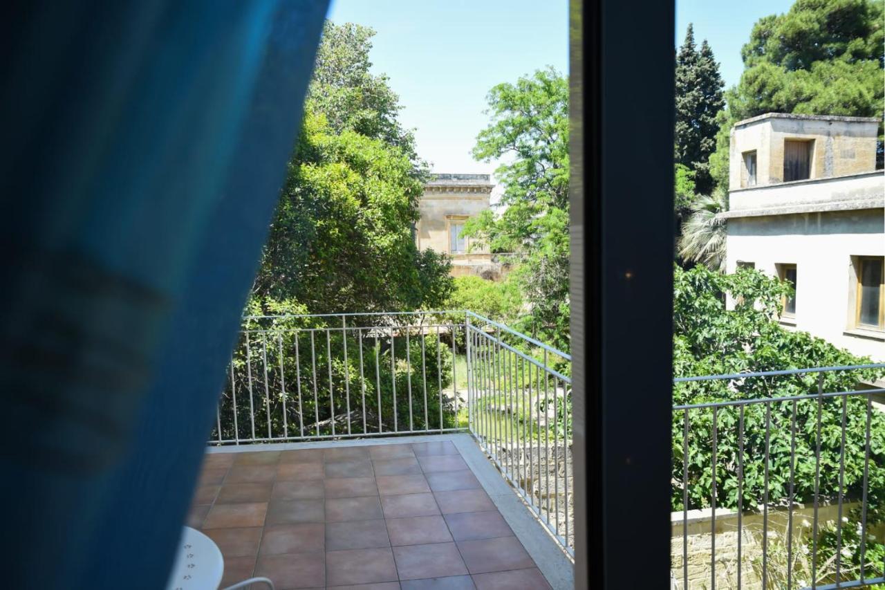 Il Cortile Delle Esperidi Apartment Lecce Bagian luar foto